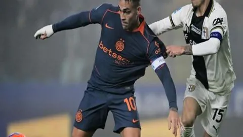 穆里尼奥62岁再立新功：大胜4-2，球队13轮全胜，紧追土耳其超级联赛榜首